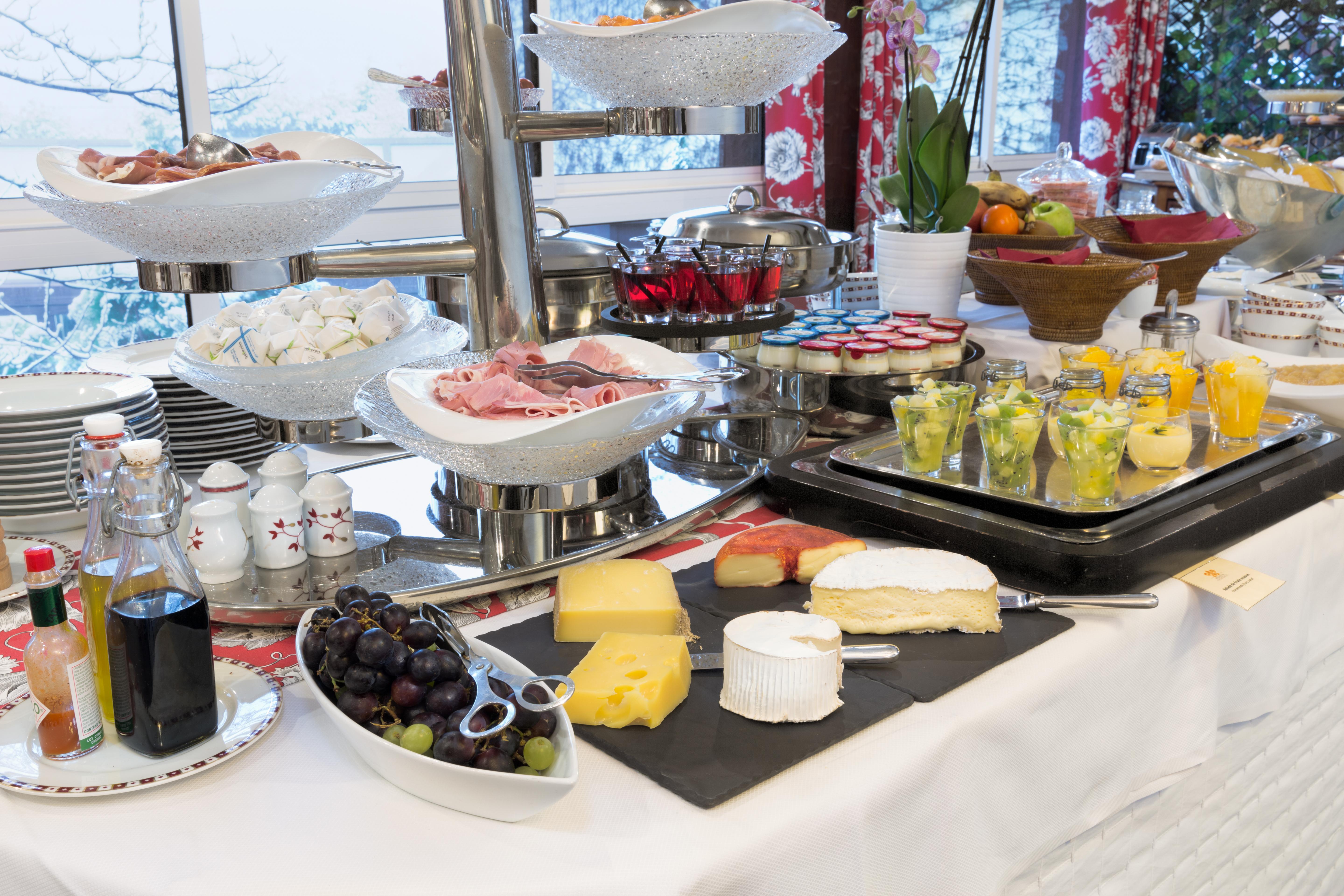 Vinay  Hostellerie Briqueterie & Spa Champagne מראה חיצוני תמונה A cheese platter