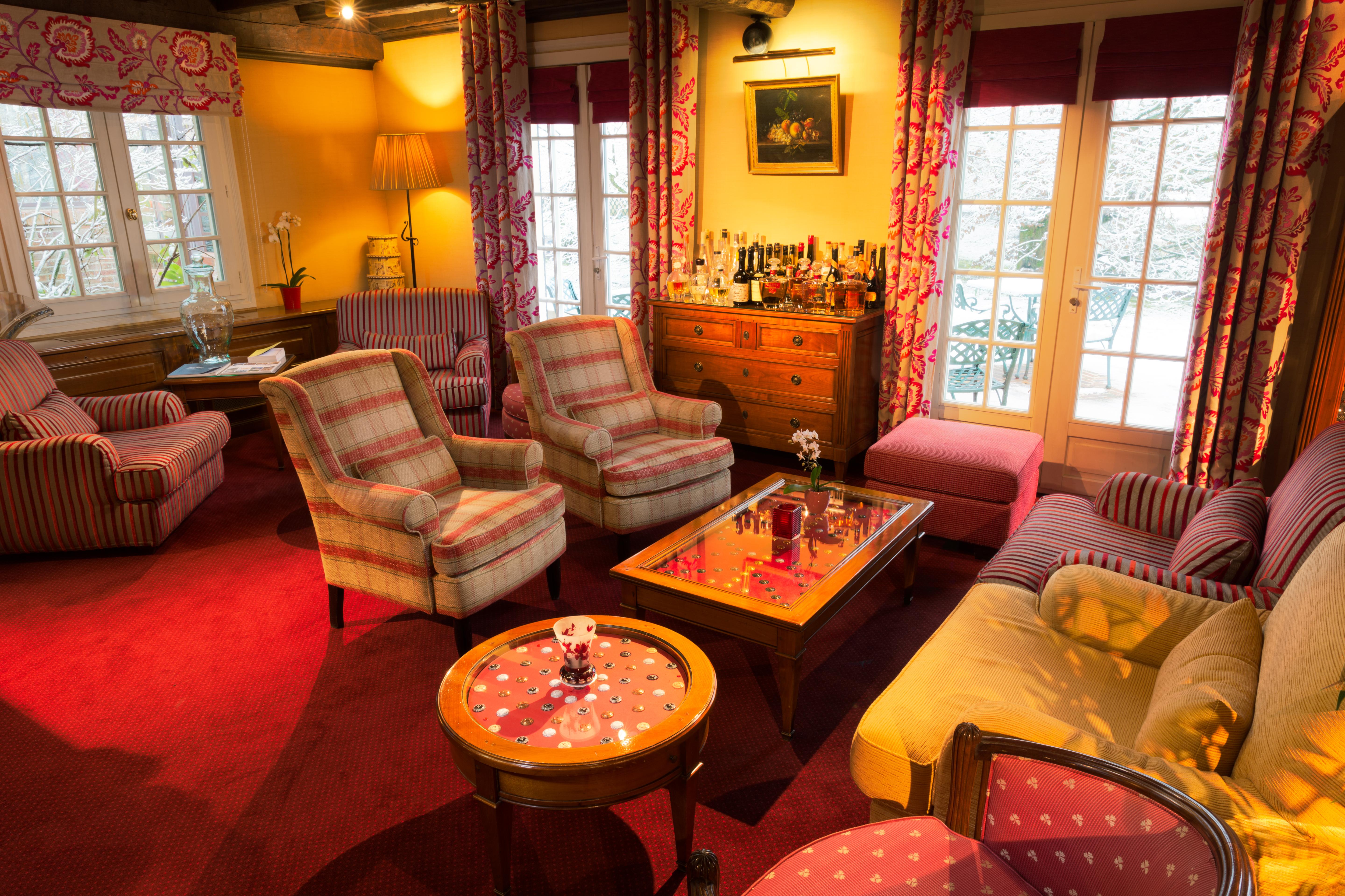 Vinay  Hostellerie Briqueterie & Spa Champagne מראה חיצוני תמונה The drawing room at the hotel